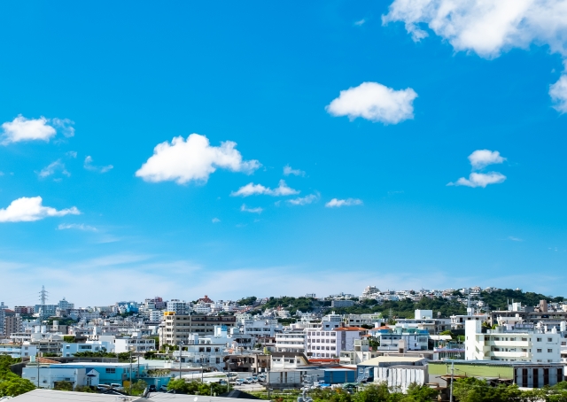 沖縄の青空と風景